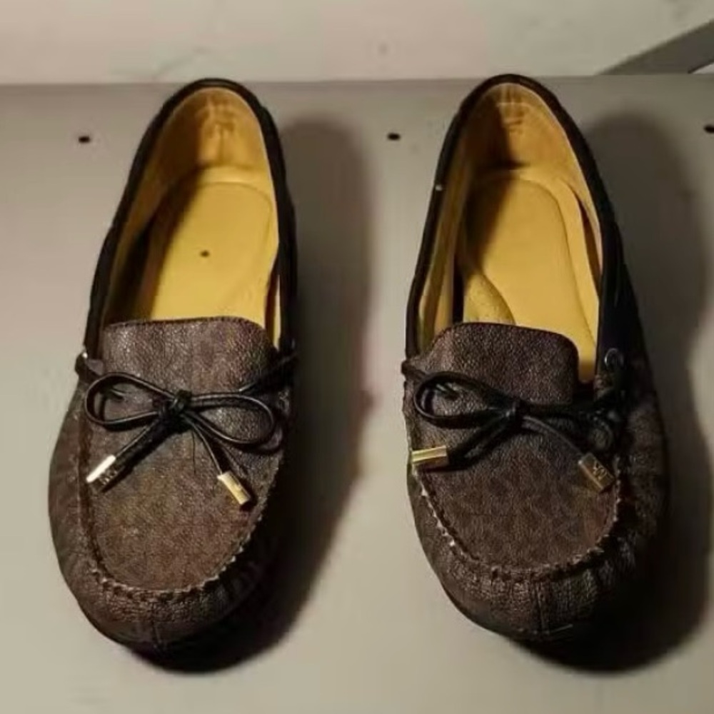 Michael Kors Size 7.5 Womens Loafer Flats